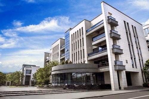 ABUIABACGAAgyoGj2AUors655QMw9AM4zgI